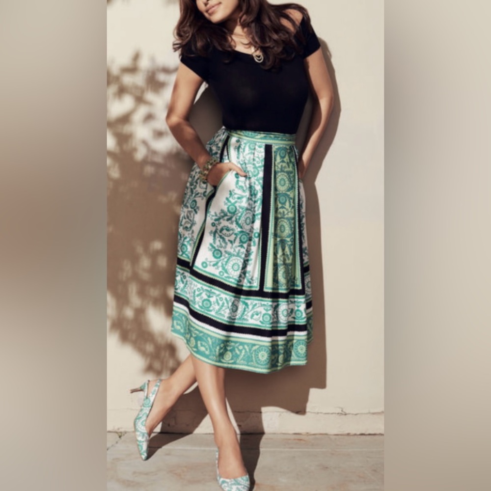 Eva Mendes for New York & Company Green and Black Patterned Midi Skirt